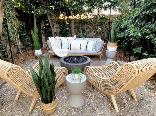 outdoor space at airbnb belmont shore long beach